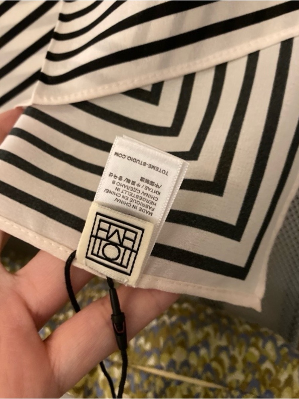Black & White Geometric Striped Scarf  toteme - Picture 2 of 4